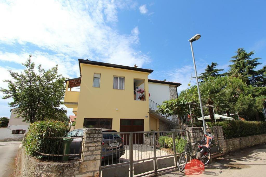 Apartment Matea Ровінь Екстер'єр фото